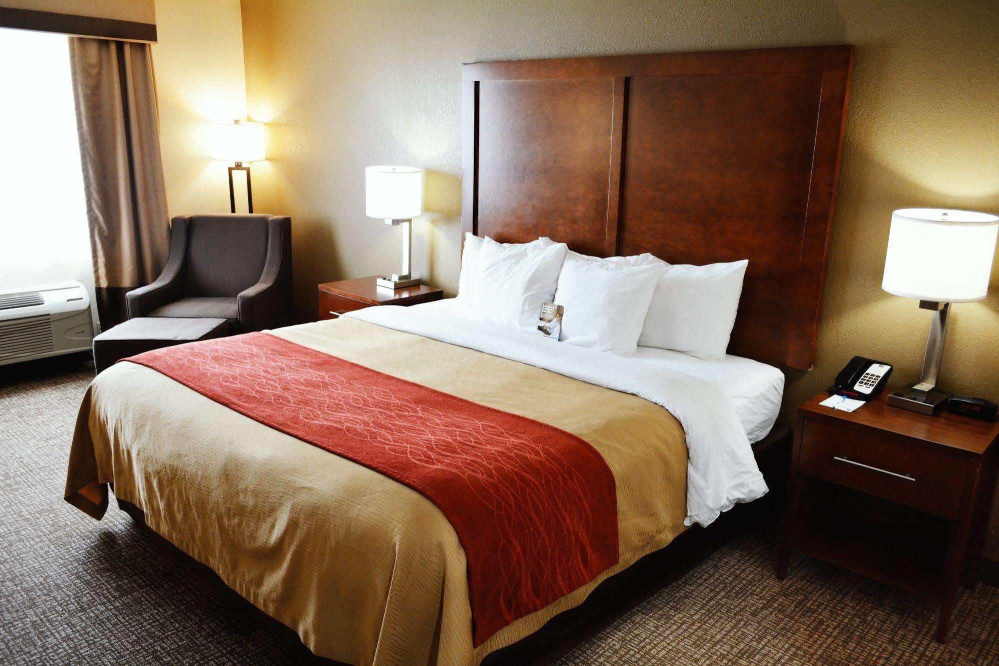 Comfort Inn & Suites Covington - Mandeville Bagian luar foto