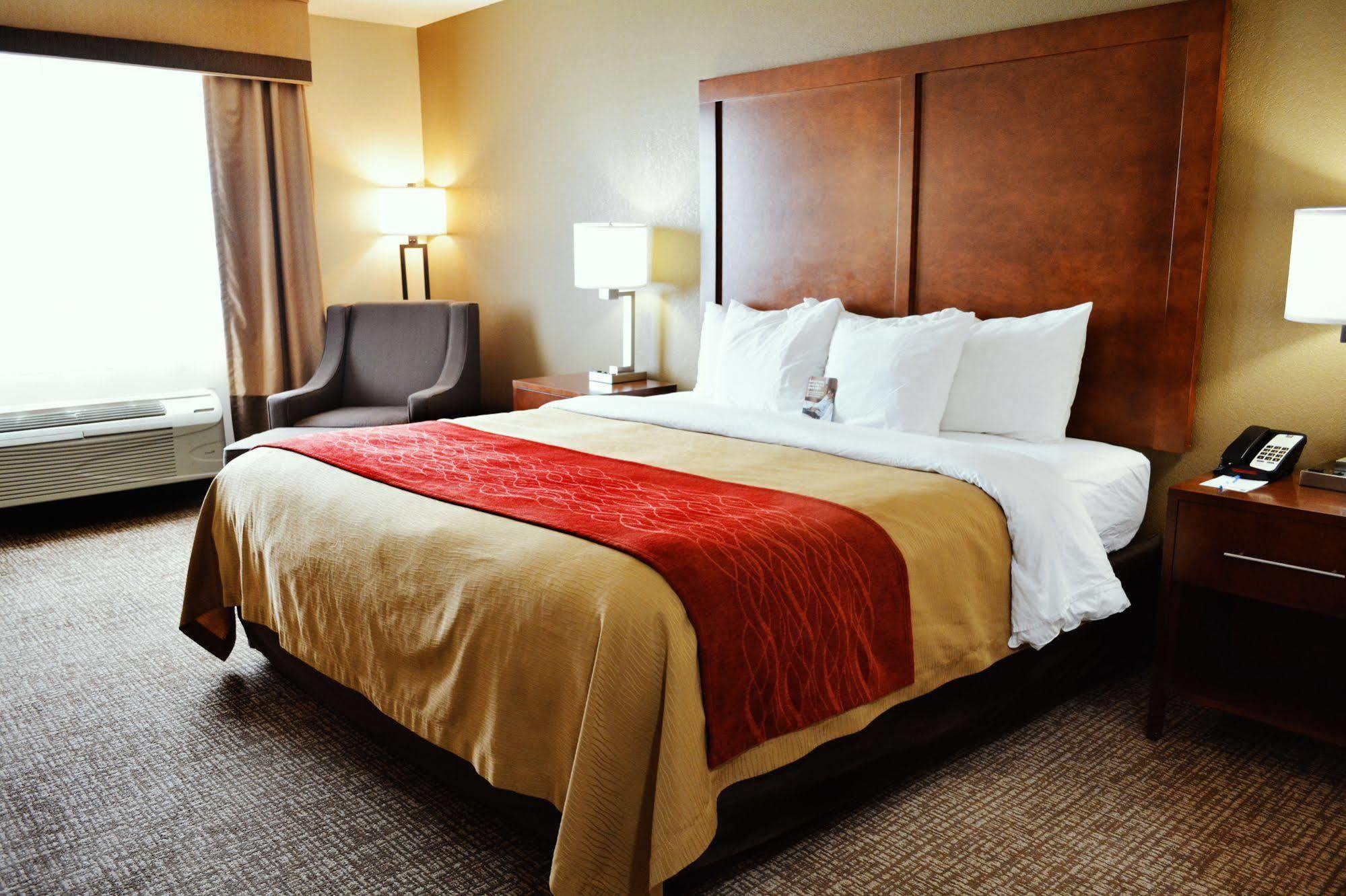 Comfort Inn & Suites Covington - Mandeville Bagian luar foto